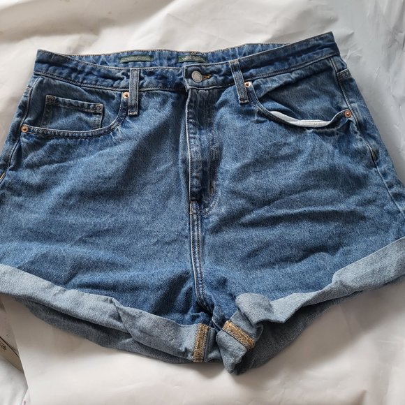 Wild Fable Women's Super-High Rise Rolled Cuff Mom Jean Shorts Happy Pocket.Wild - Picture 1 of 6